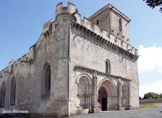 Esnandes, église Saint-Martin, façade