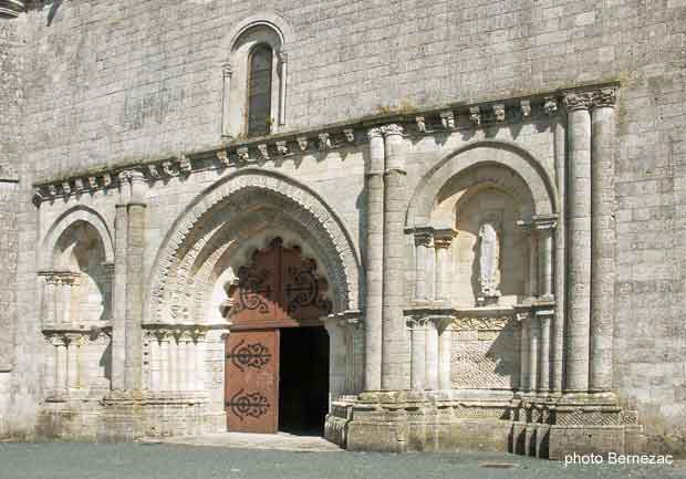 église saint-martin, façade 12ème siècle