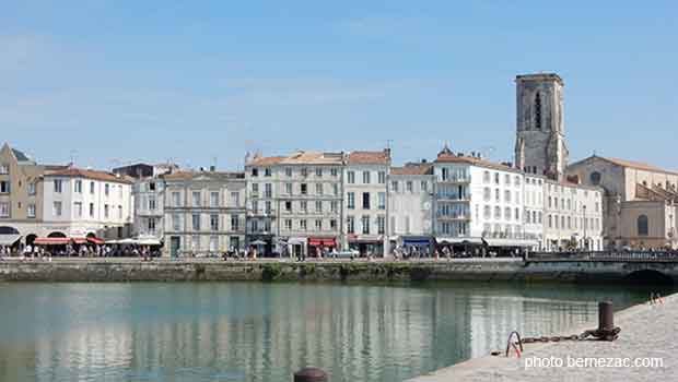 La Rochelle, le Vieux Port, vue sur le quai Duperré
