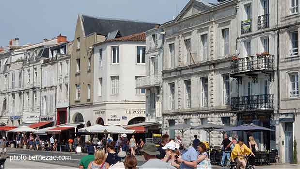 La Rochelle, le quai Duperré au niveau de la rue du Port