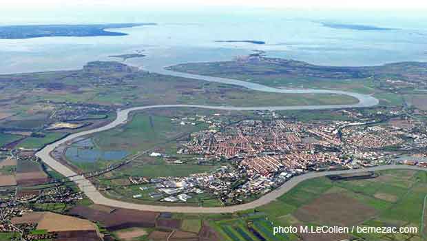 Vue aérienne sur l'estuaire de la Charente