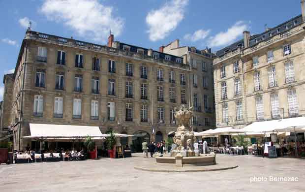 Bordeaux, fontaine place du Parlement