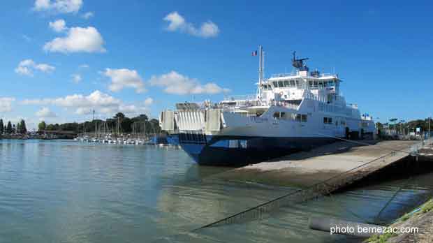 Le Verdon-sur-Mer, terminal du bac-ferry Royan-Le Verdon