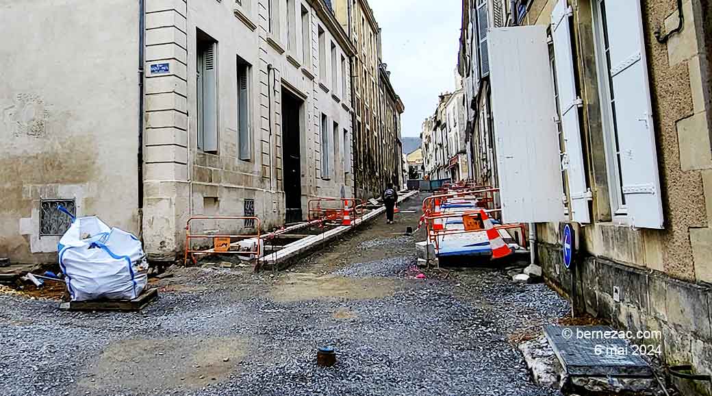 Poitiers, chantier rénovation de la rue de la Cathédrale