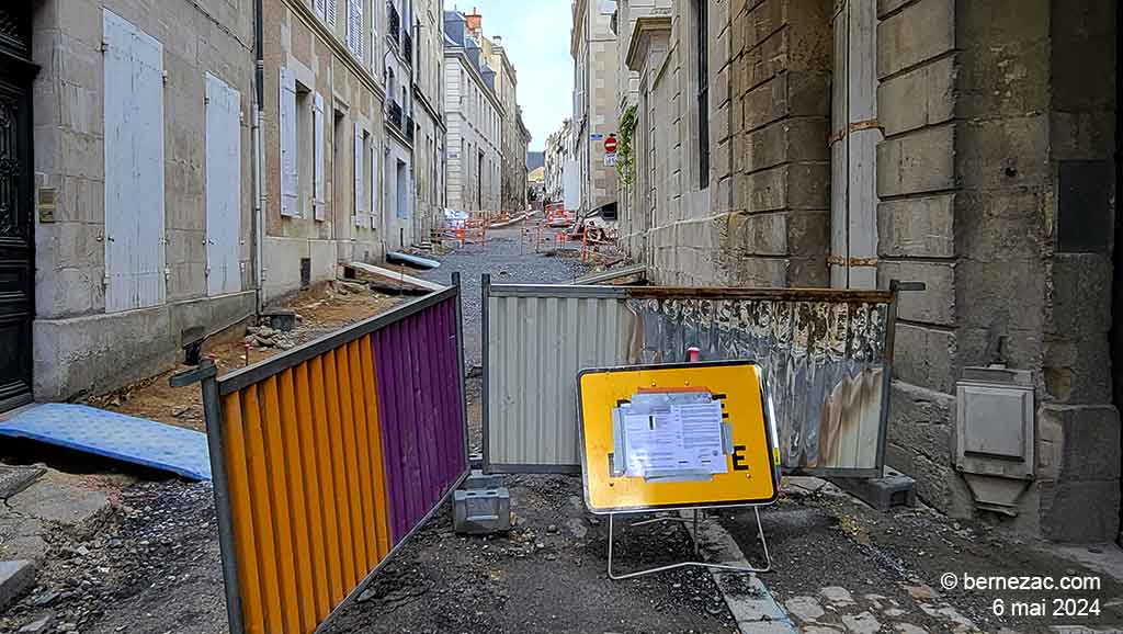 Poitiers, chantier rénovation de la rue de la Cathédrale