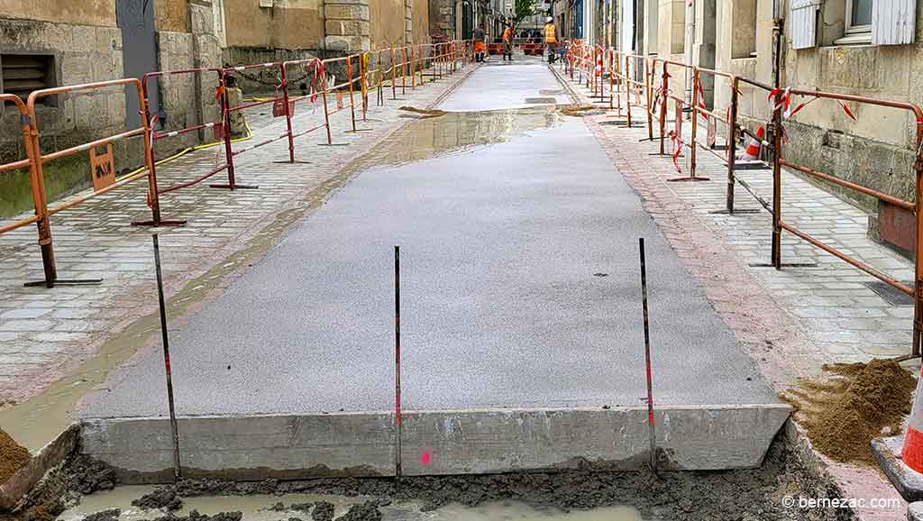 Poitiers rue de la Cathédrale