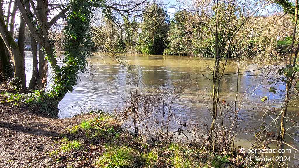 Poitiers, promenade Pasteur, rive droite du Clain