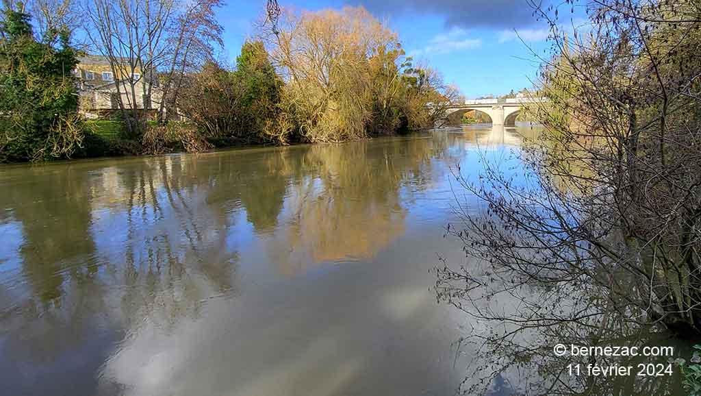 Poitiers, promenade Pasteur, rive droite du Clain