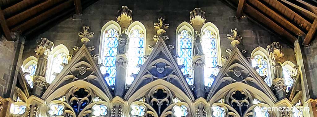 Poitiers le Palais, statues monumentales représentent le roi Charles VI, la reine Isabeau de Bavière, le duc de Berry et sa seconde épouse Jeanne de Boulogne 