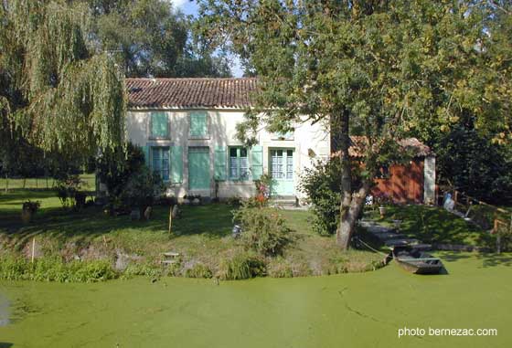 Marais Poitevin, maison typique à Arçais