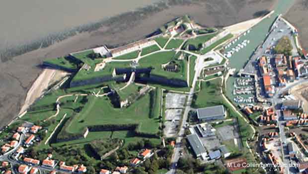 Le château d'Oléron, vue aerienne