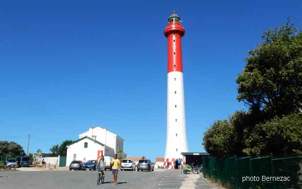 La Tremblade - le phare de La Coubre, entrée et parking