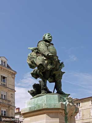 La Rochelle, Hôtel de Ville, statue de Jean Guiton, photo 075_05