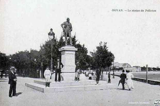 Royan carte postale ancienne, la statue d'Eugène Pelletan