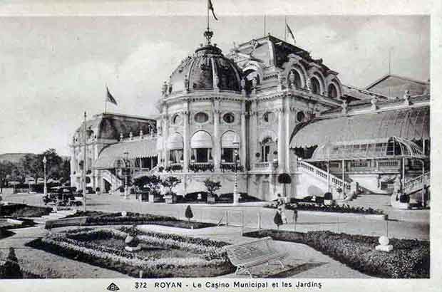 Royan carte postale ancienne, le Casino Municipal et les jardins